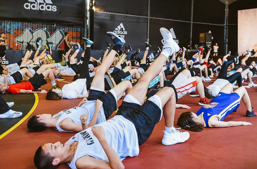 adidas 2019 Sports Base